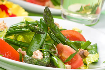 sommersalat-gruener-spargel